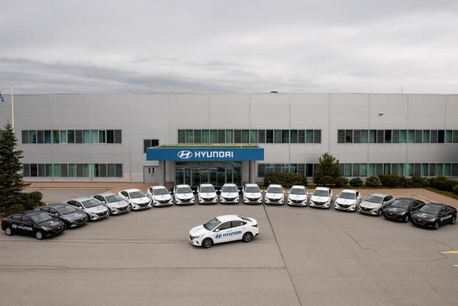 Российский завод Hyundai передал 18 автомобилей Санкт-Петербургу