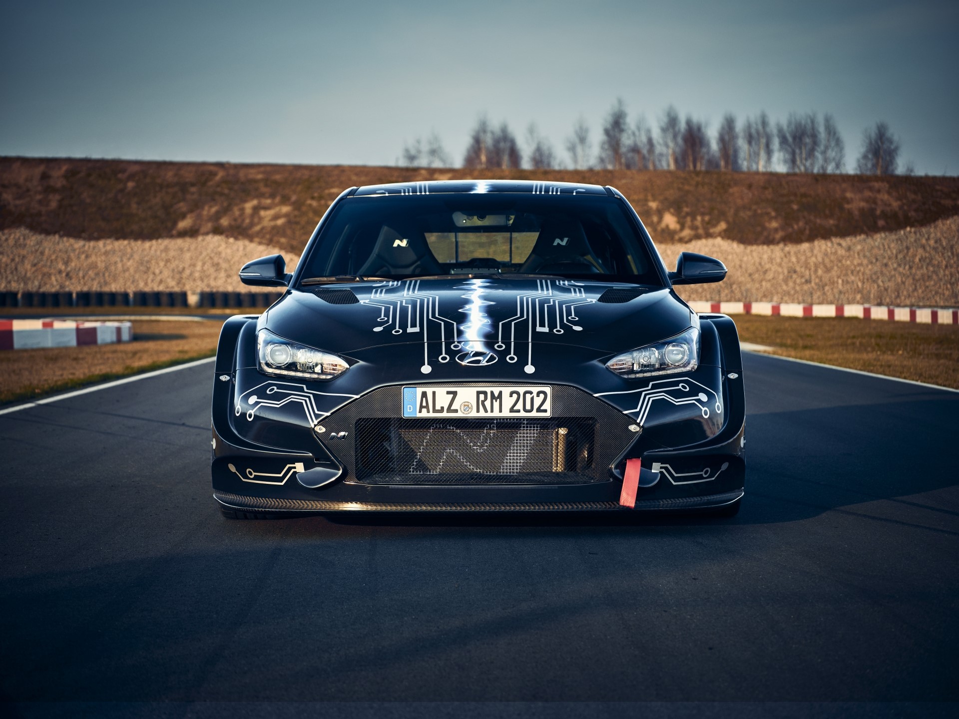 Электрифицированный прототип спорткара RM20e Racing Midship – новое поколение Hyundai N Performance 